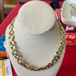Elegant Gold Tone Chain Necklace 18”